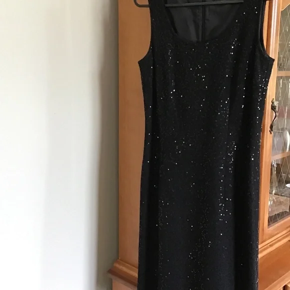 Dress - Picture 1 of 3